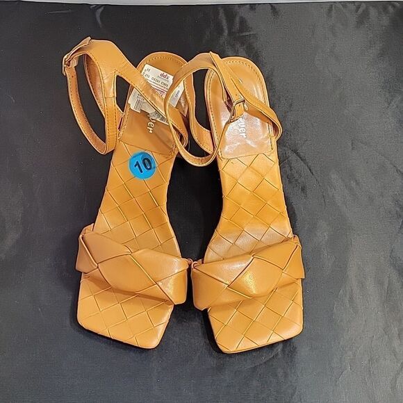 BRAND NEW FOREVER BRAIDED STRAP ADJUSTABLE BUCKLE AND ANKLE STRAPS SANDAL - Picture 4 of 15